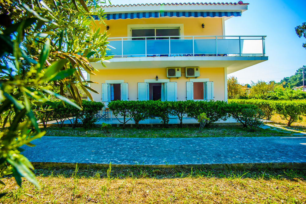 Aloni Studios & Apartments Lassi  Esterno foto